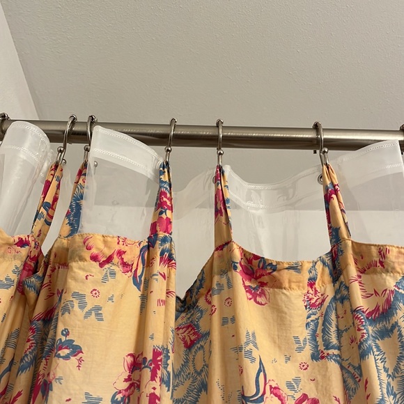 UO curtains (2) - Picture 3 of 3